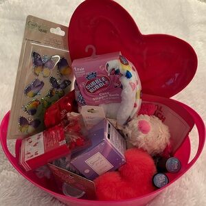 Valentine’s Day Basket Gift 15 Pieces NWT Little Words Project Bracelet $25